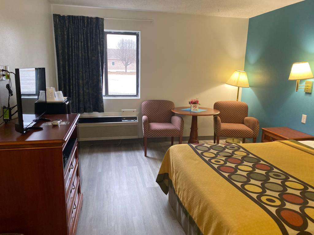 Americas Best Value Inn West Frankfort Quarto foto