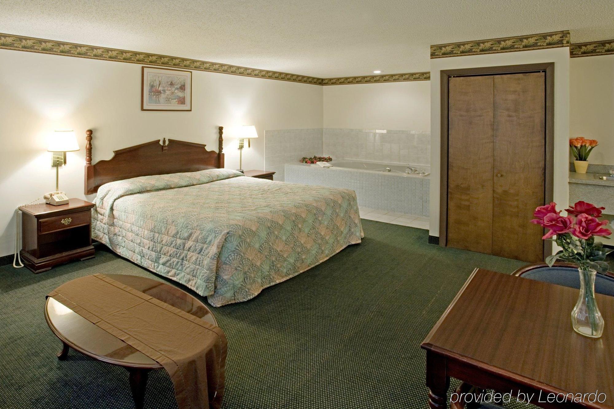 Americas Best Value Inn West Frankfort Quarto foto