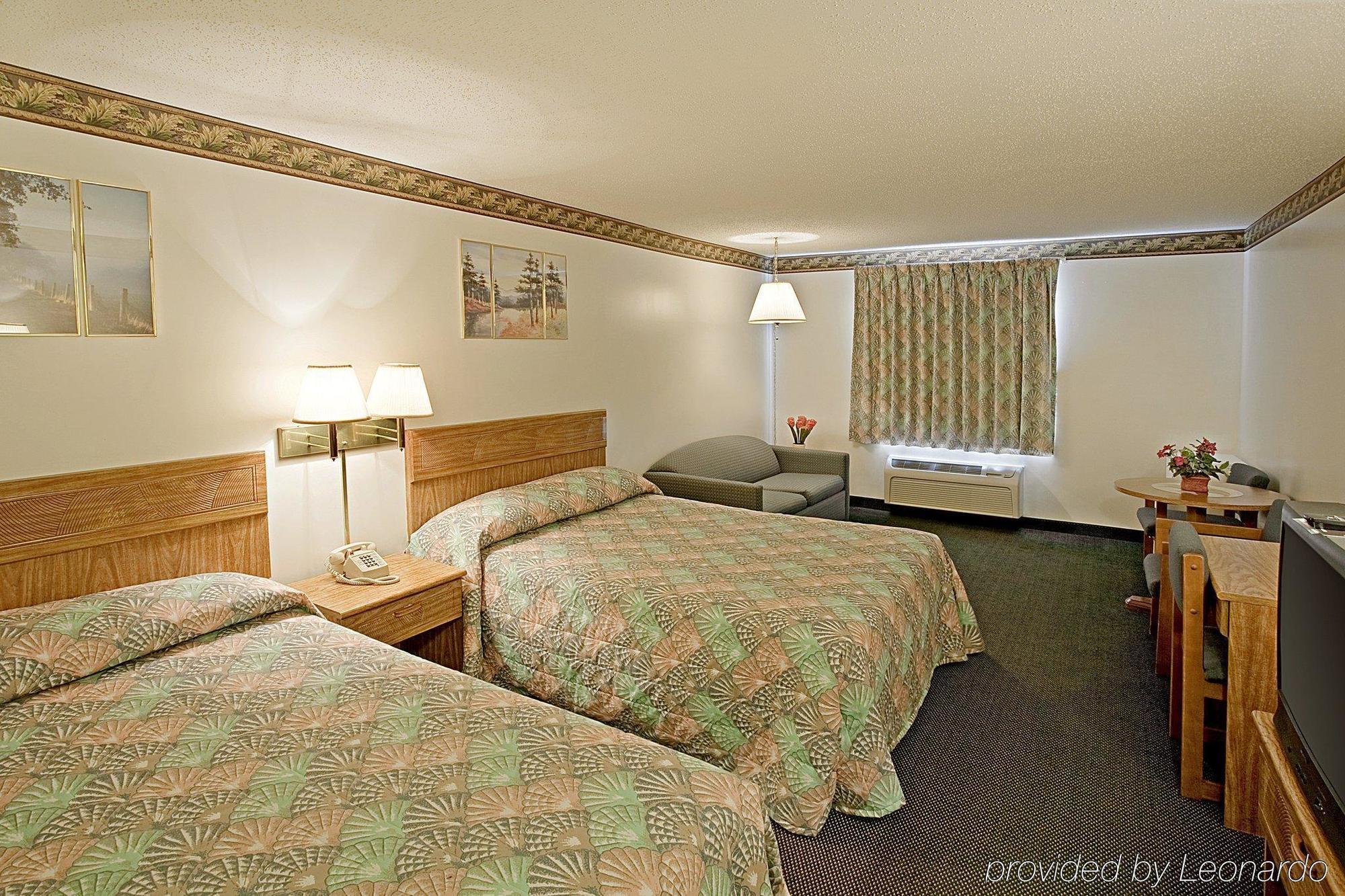 Americas Best Value Inn West Frankfort Quarto foto